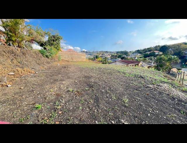 LAND FOR SALE IN UMKUMBAAN